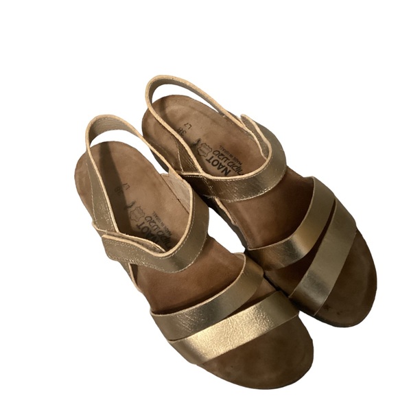 Naot Shoes - Naot Kayla Sandal in metallic gold size 38